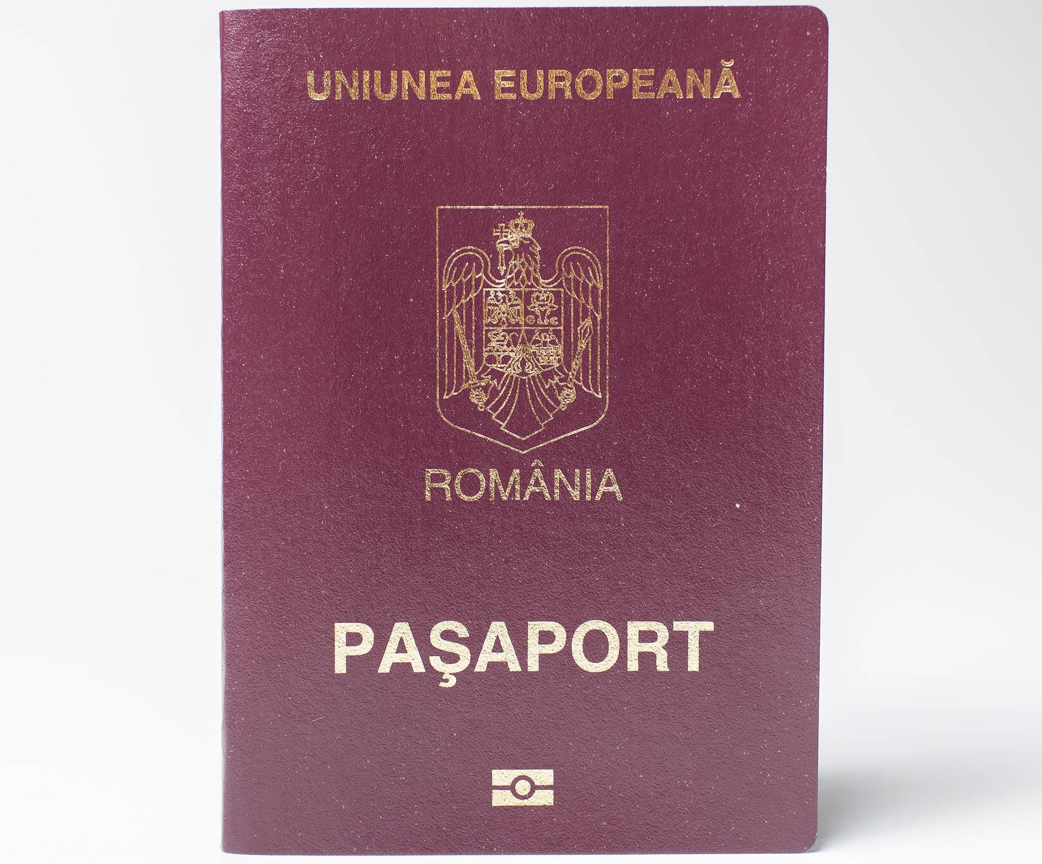 Romanian passport